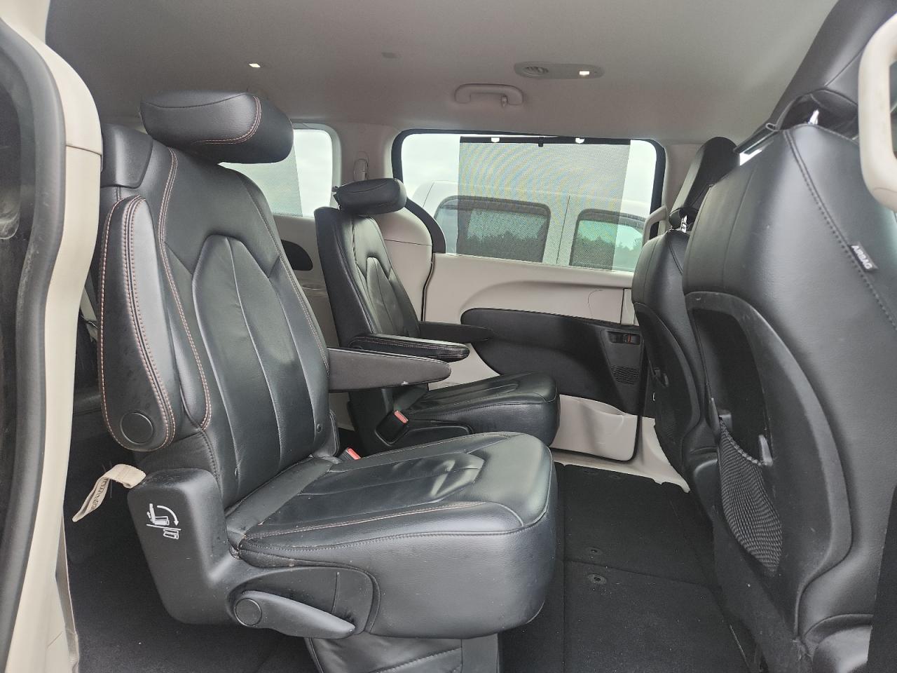 CHRYSLER PACIFICA TOURING L