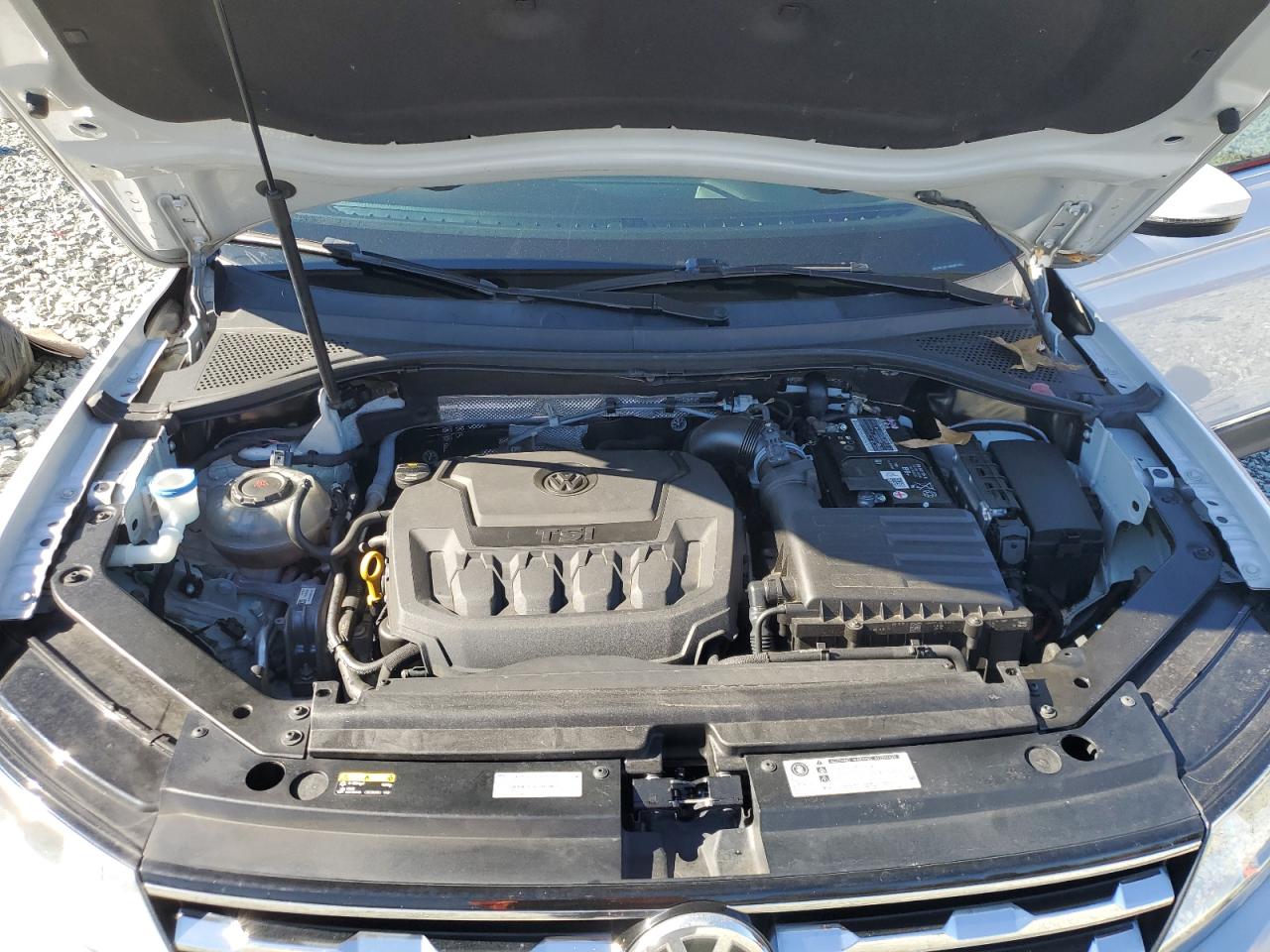 VOLKSWAGEN TIGUAN SE