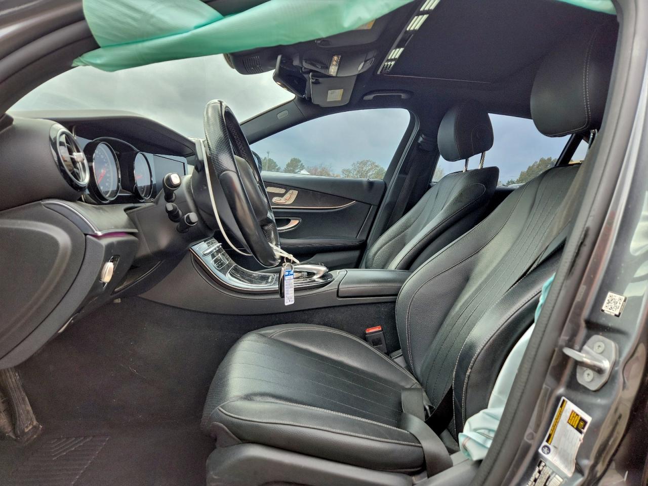 MERCEDES-BENZ E-CLASS 300