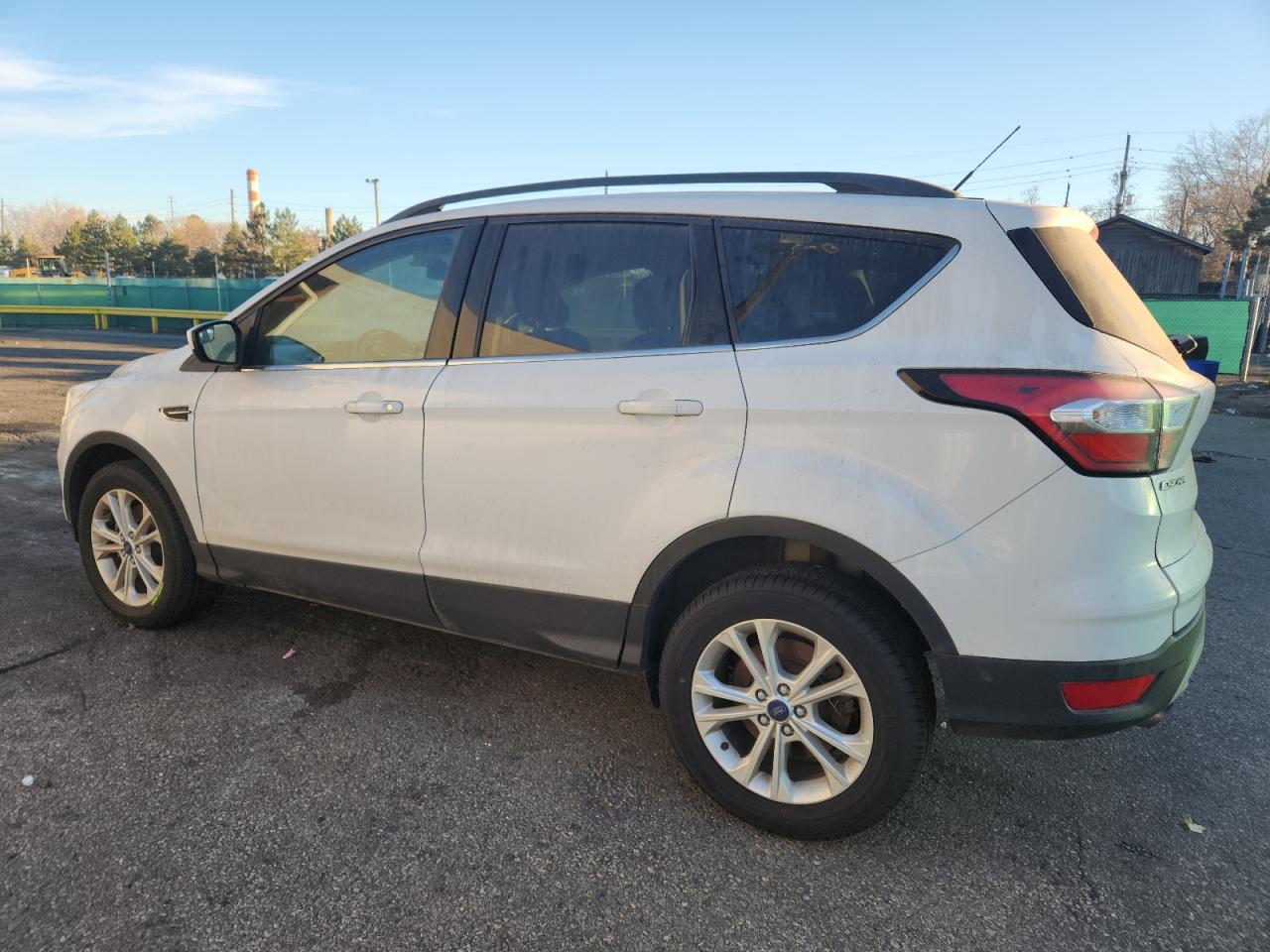 FORD ESCAPE SE