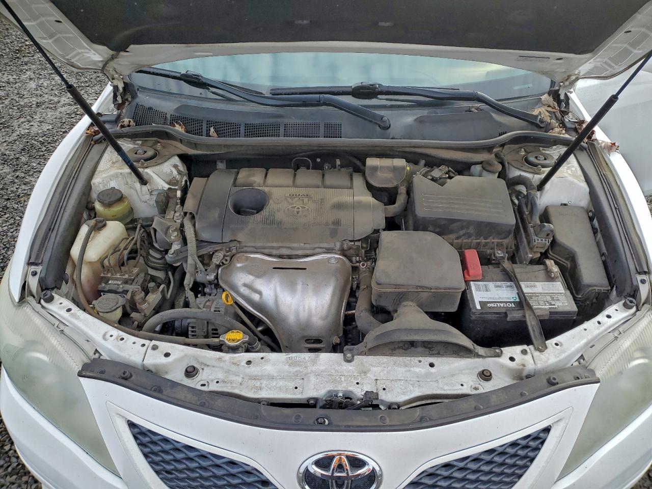 TOYOTA CAMRY BASE