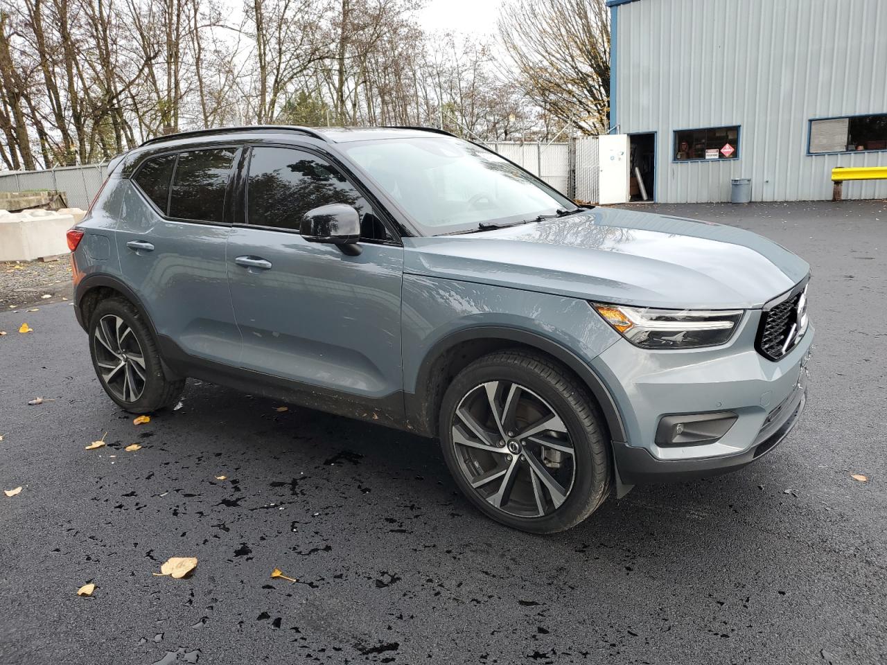 VOLVO XC40 T5 R-DESIGN