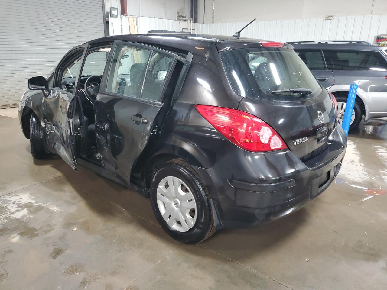 NISSAN VERSA S