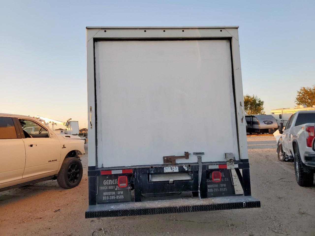 Lot #3296929830 2019 FORD E450