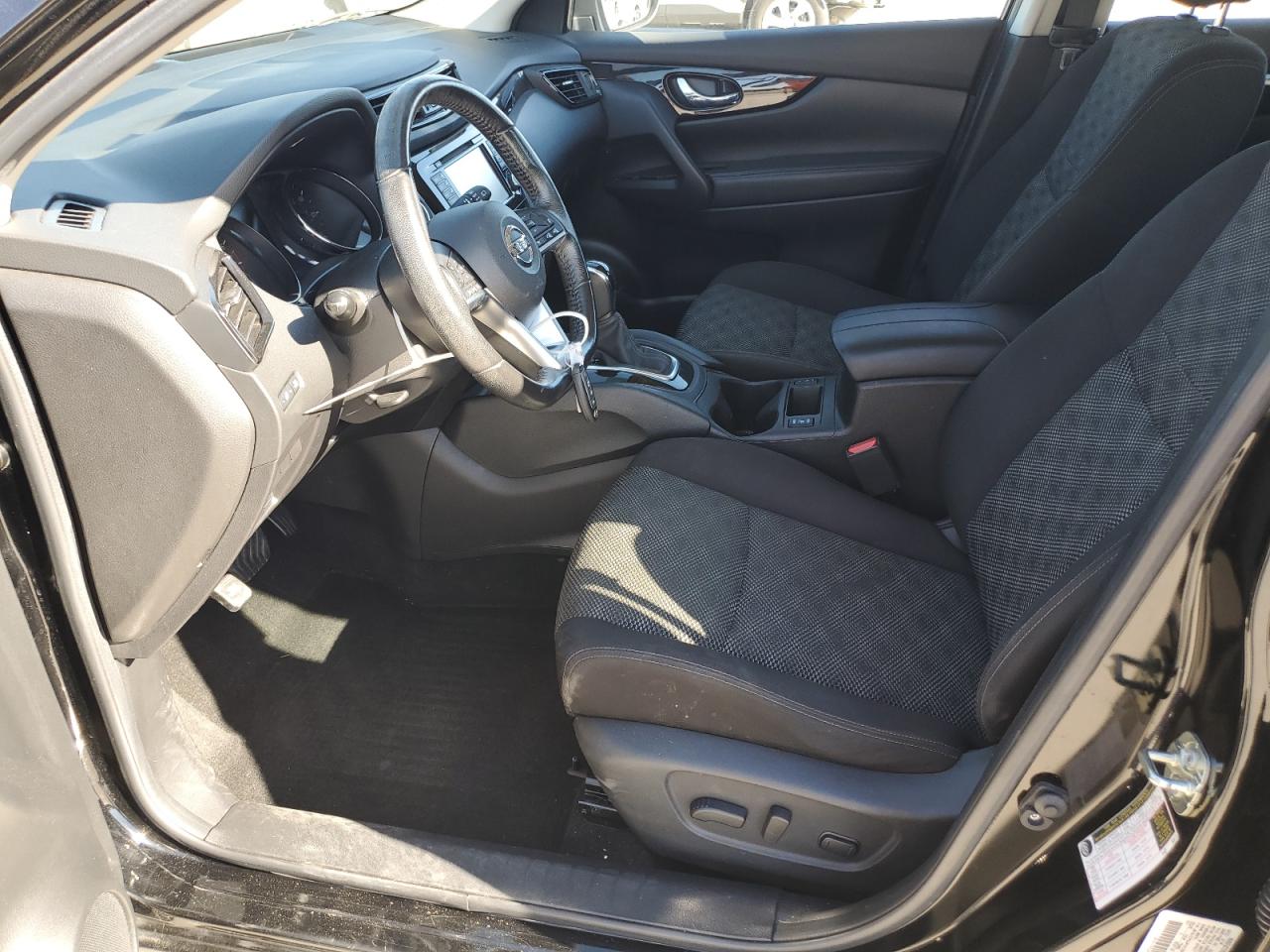 NISSAN ROGUE SPORT S