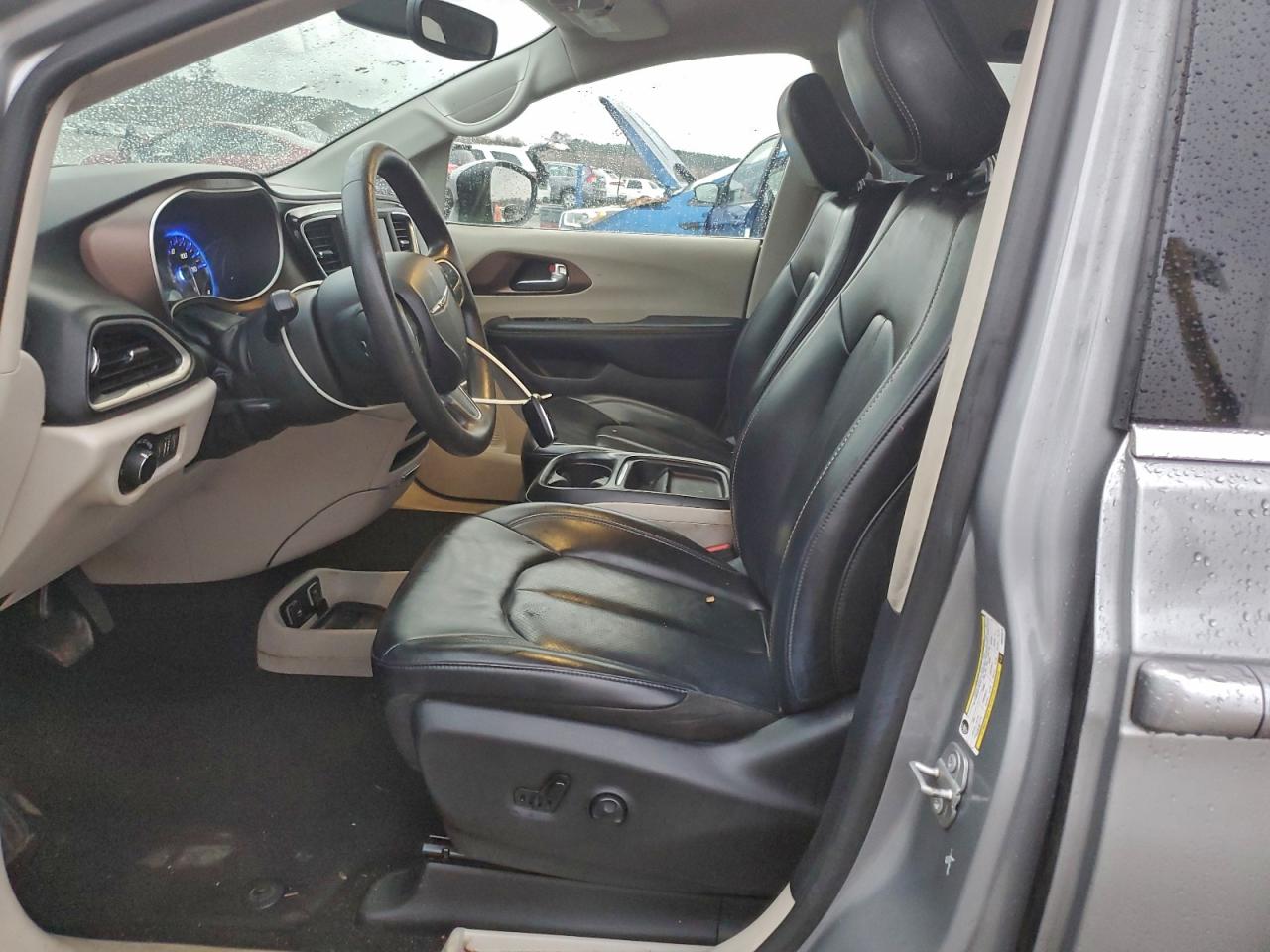 CHRYSLER VOYAGER LXI