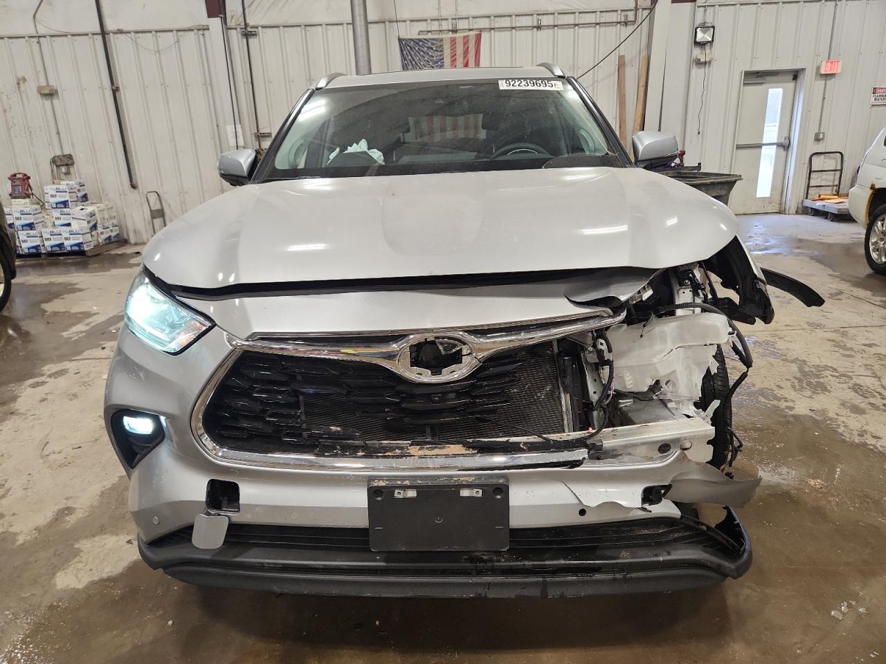 TOYOTA HIGHLANDER LE