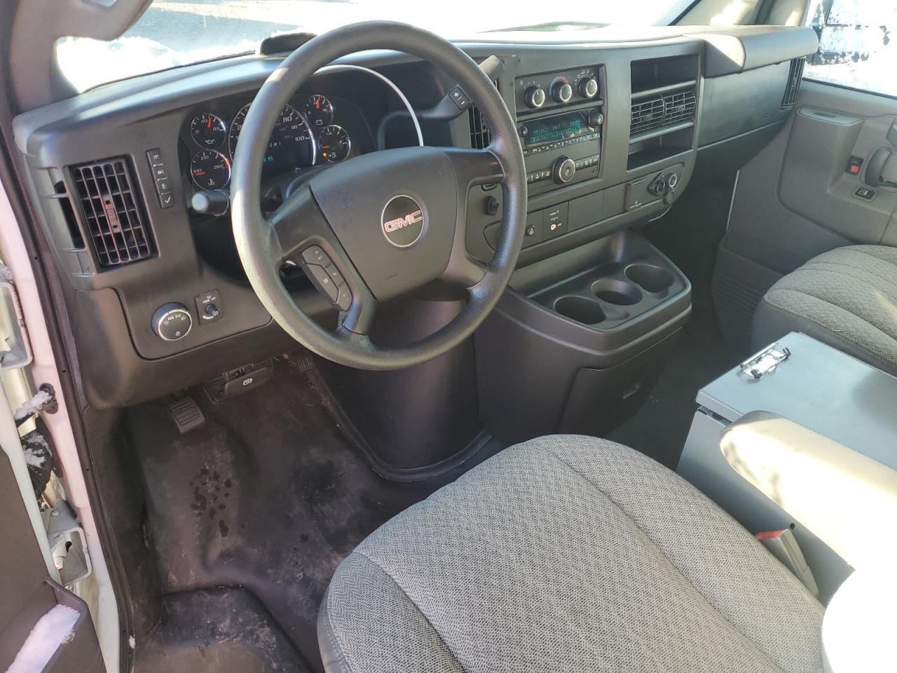 Lot #3293315460 2016 GMC SAVANA