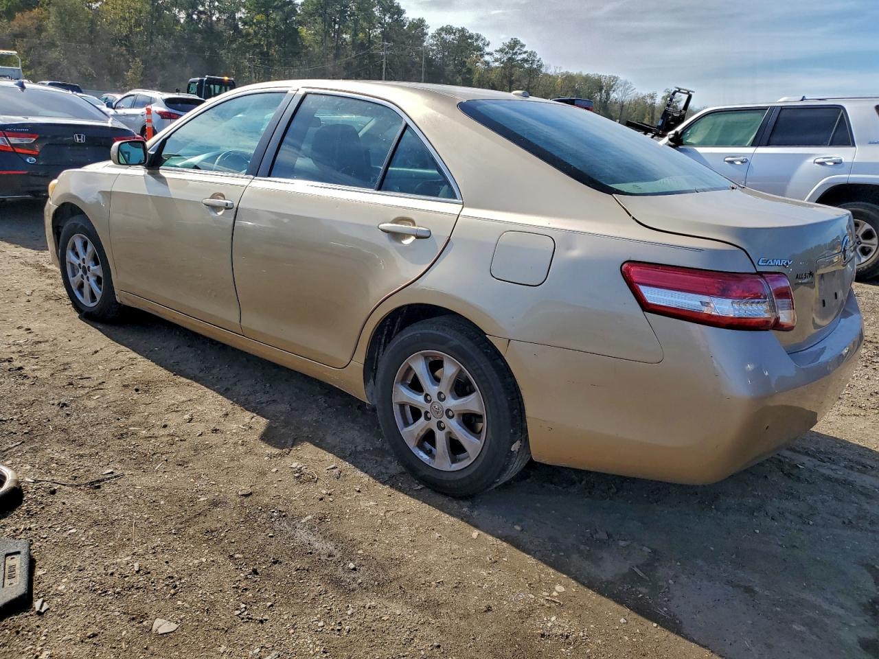 TOYOTA CAMRY BASE