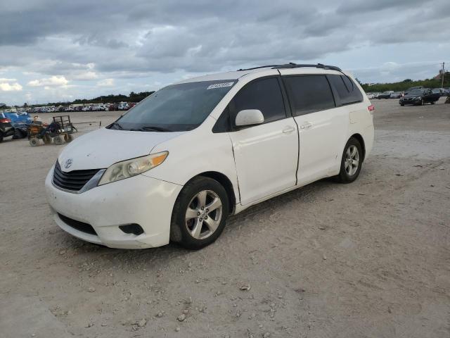 TOYOTA SIENNA LE