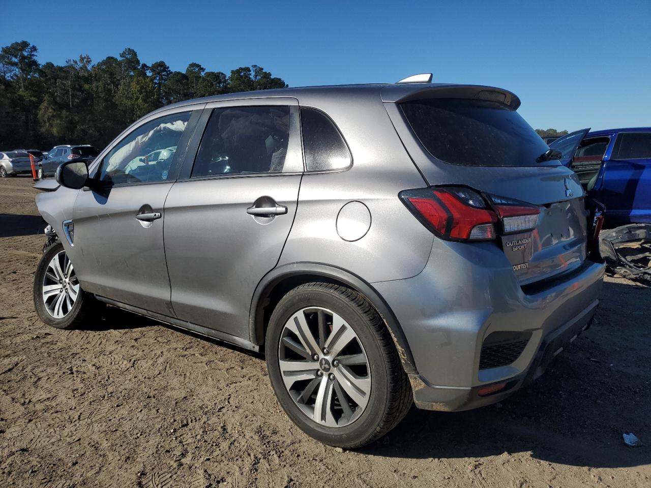 MITSUBISHI OUTLANDER SE