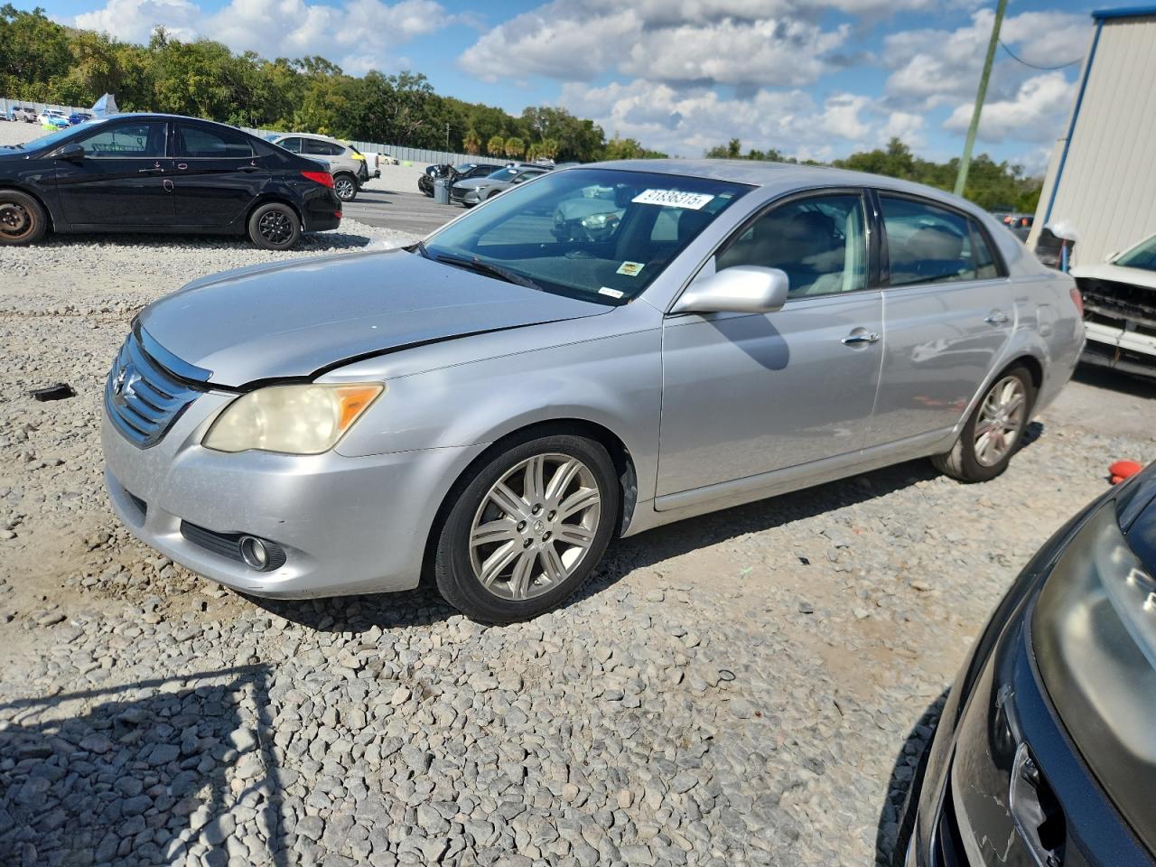 TOYOTA AVALON XL
