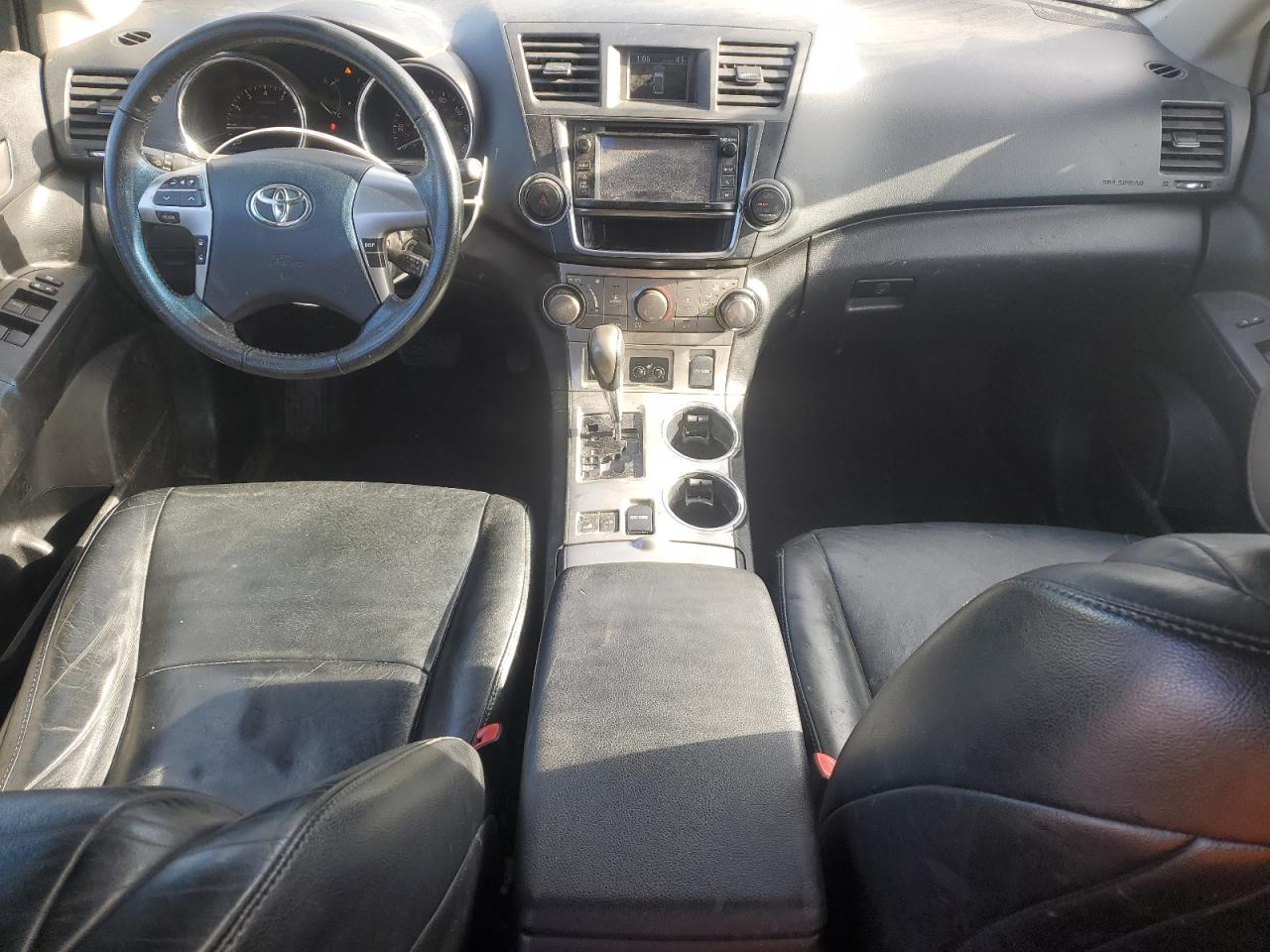 TOYOTA HIGHLANDER BASE