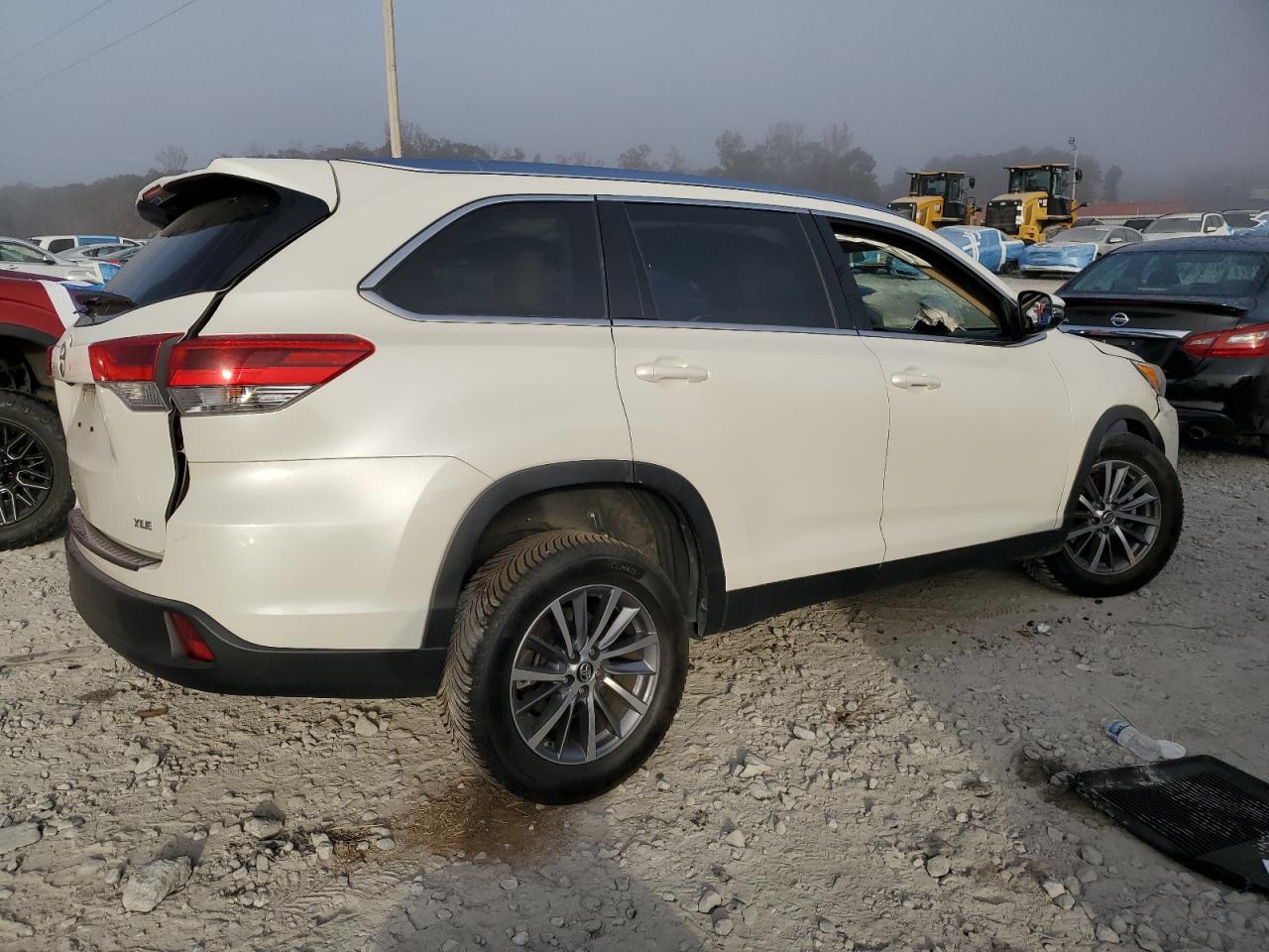 TOYOTA HIGHLANDER SE