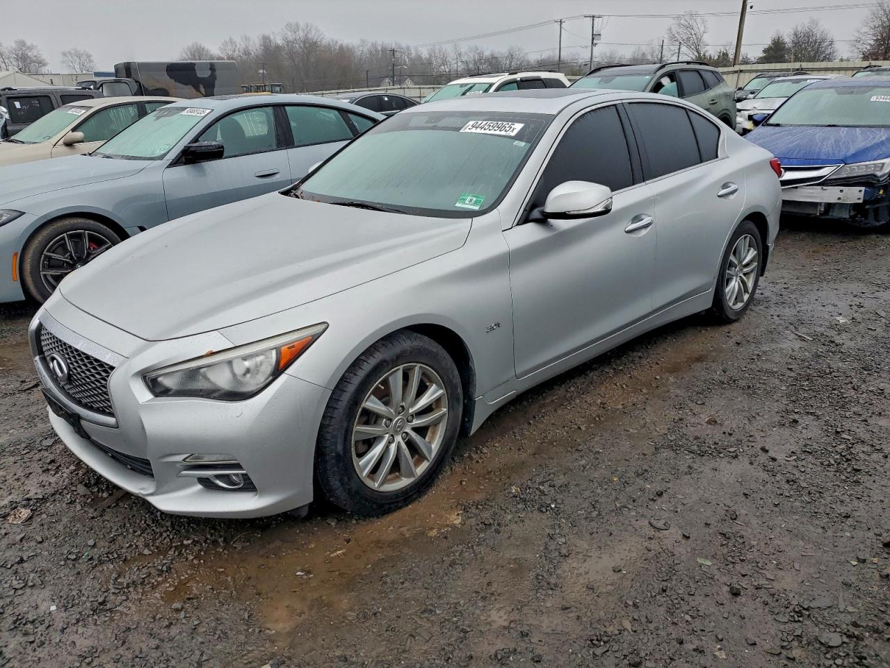 INFINITI Q50 PREMIUM