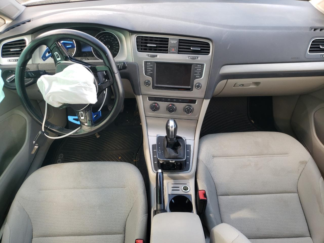 VOLKSWAGEN GOLF S/SE