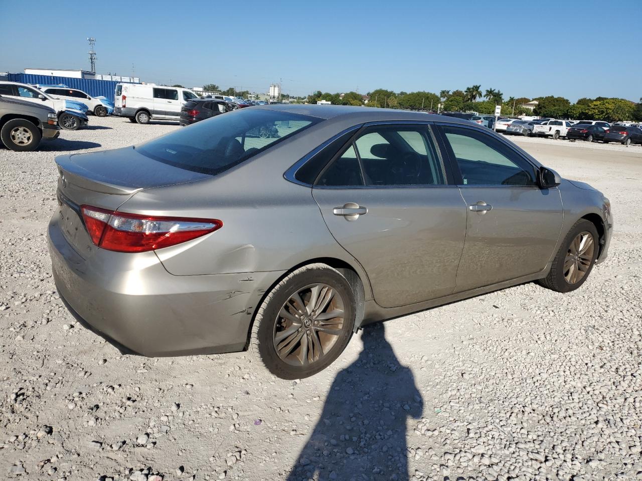 TOYOTA CAMRY LE