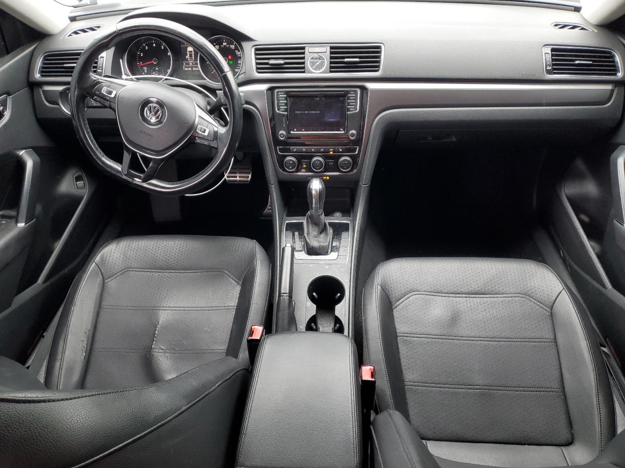 Lot #3309535616 2017 VOLKSWAGEN PASSAT R-L