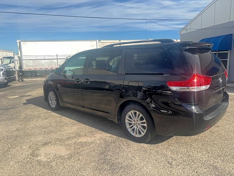 2011 TOYOTA SIENNA XLE #3296216455