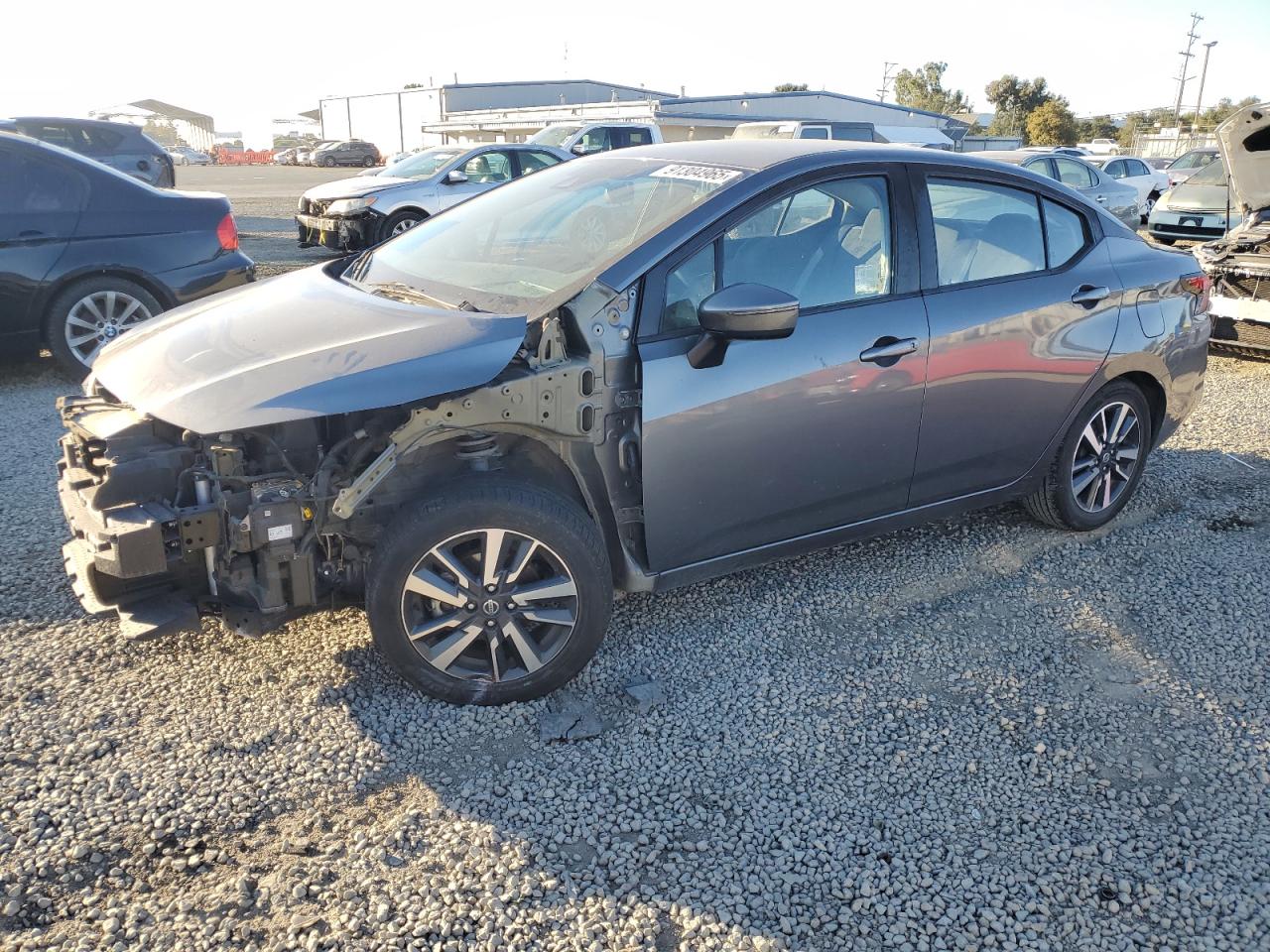 NISSAN VERSA SV