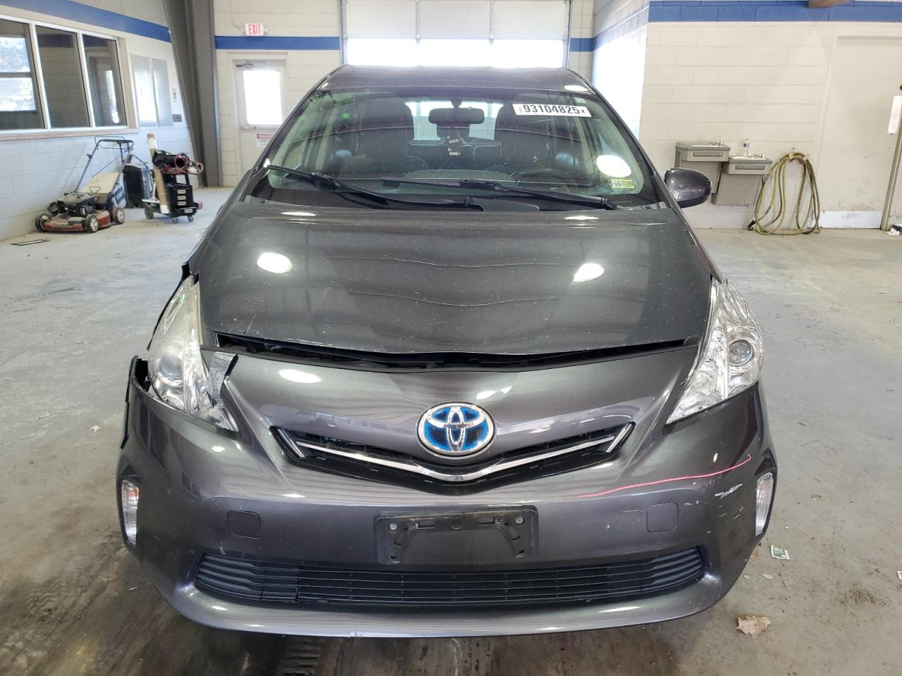 TOYOTA PRIUS V