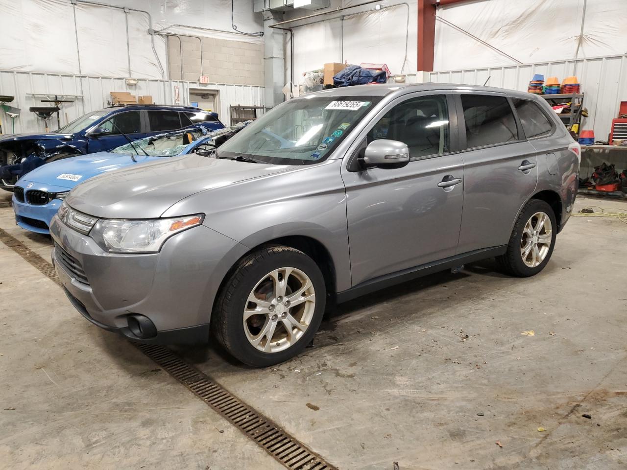 MITSUBISHI OUTLANDER SE