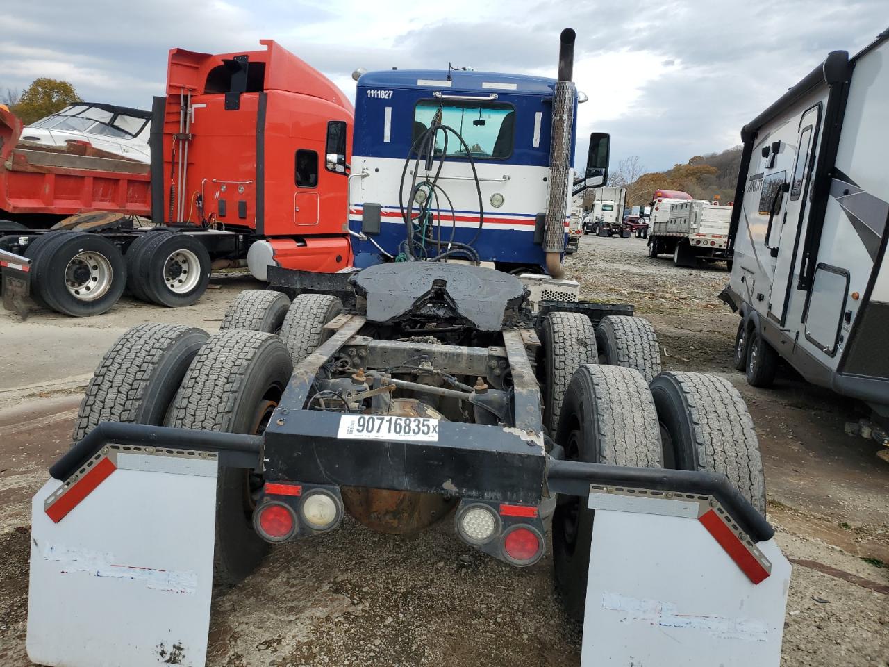 Lot #3284431429 2016 PETERBILT TRACTOR 567