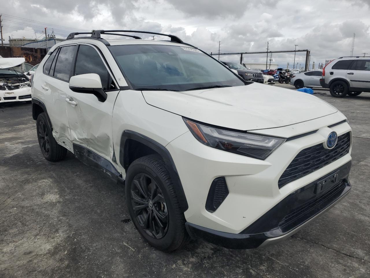 TOYOTA RAV4 SE