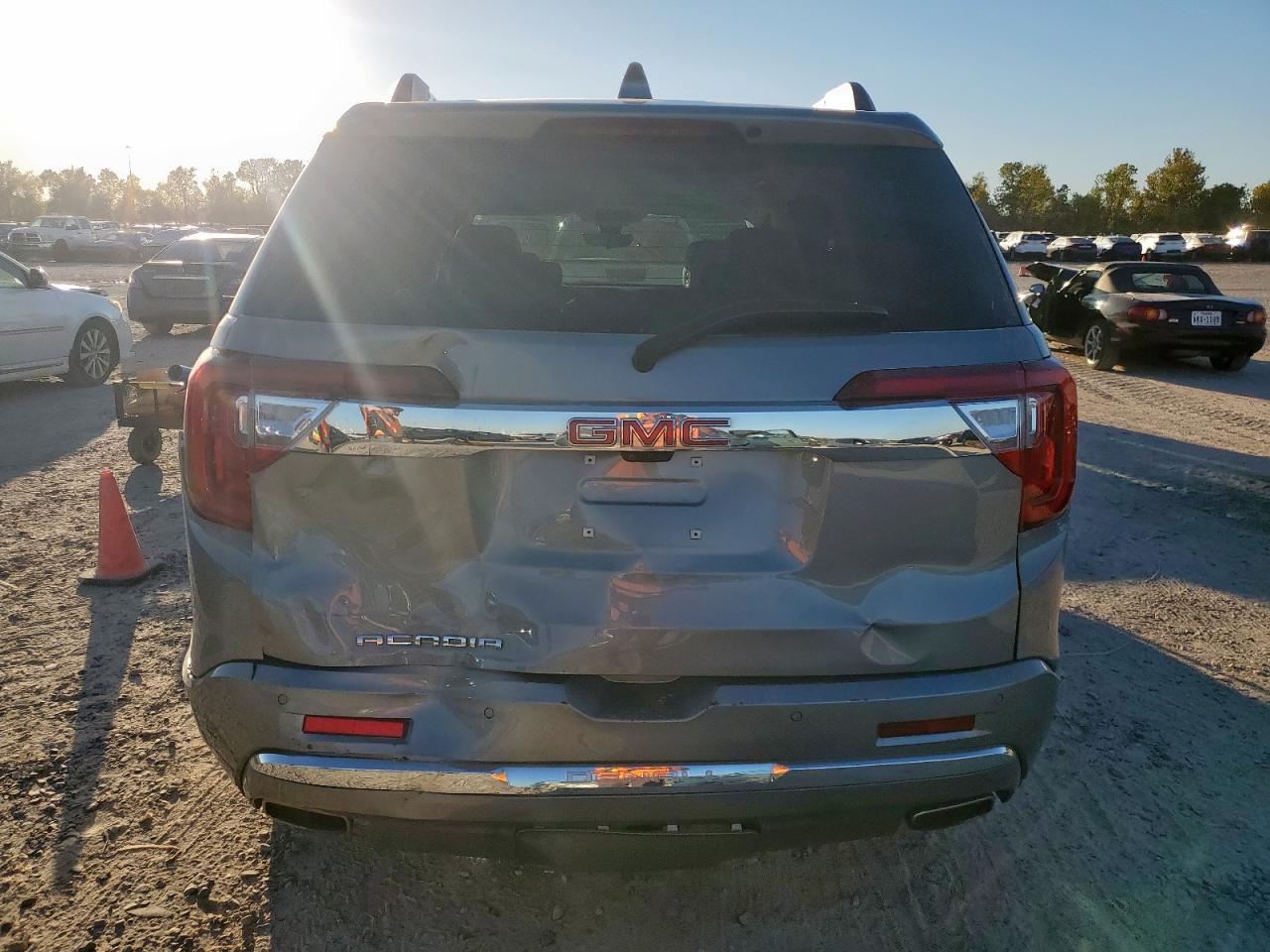 GMC ACADIA DENALI