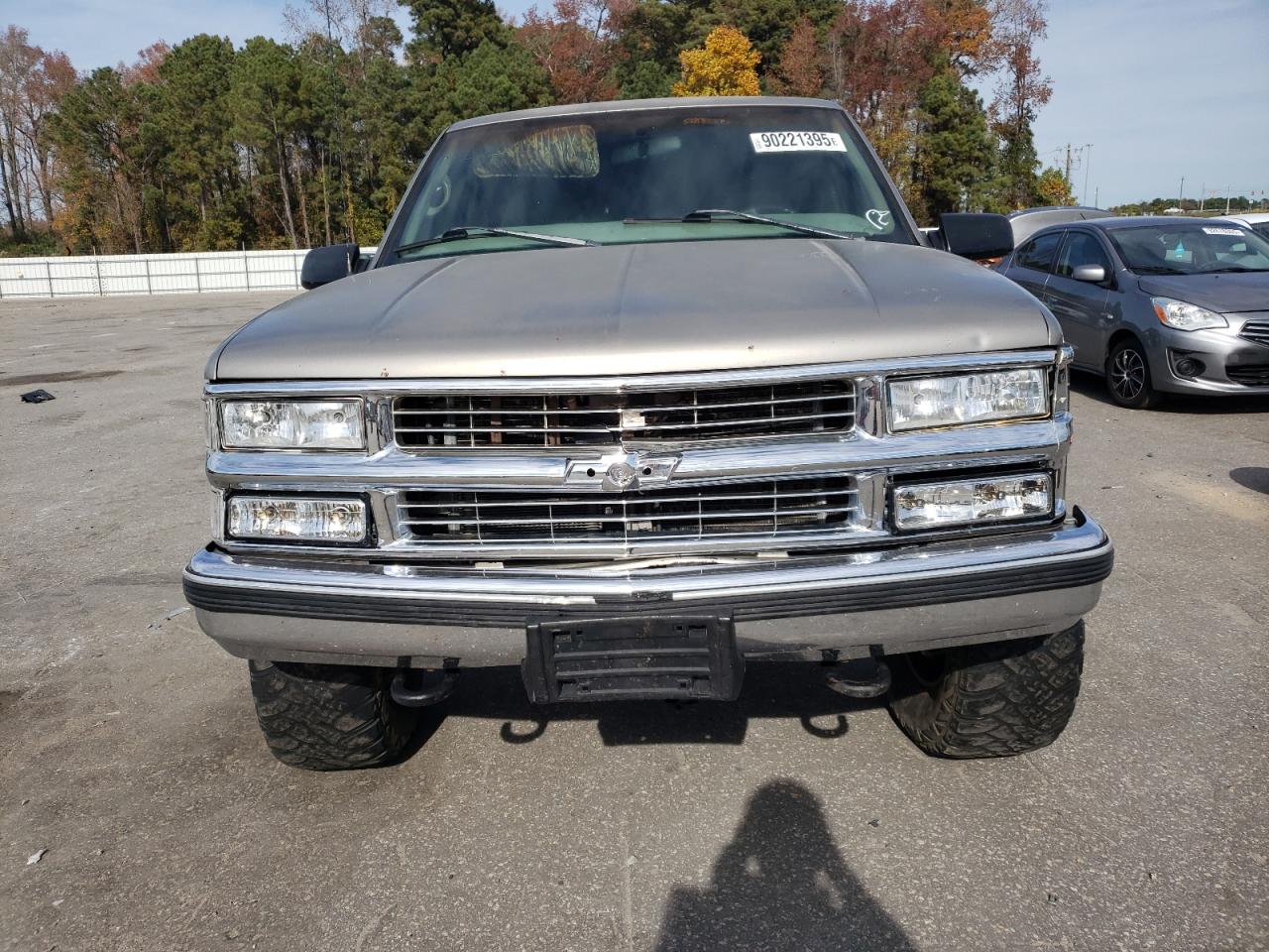 Lot #3286679294 1999 CHEVROLET GMT-400 K1