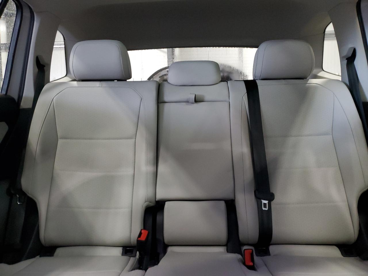 VOLKSWAGEN TIGUAN SE