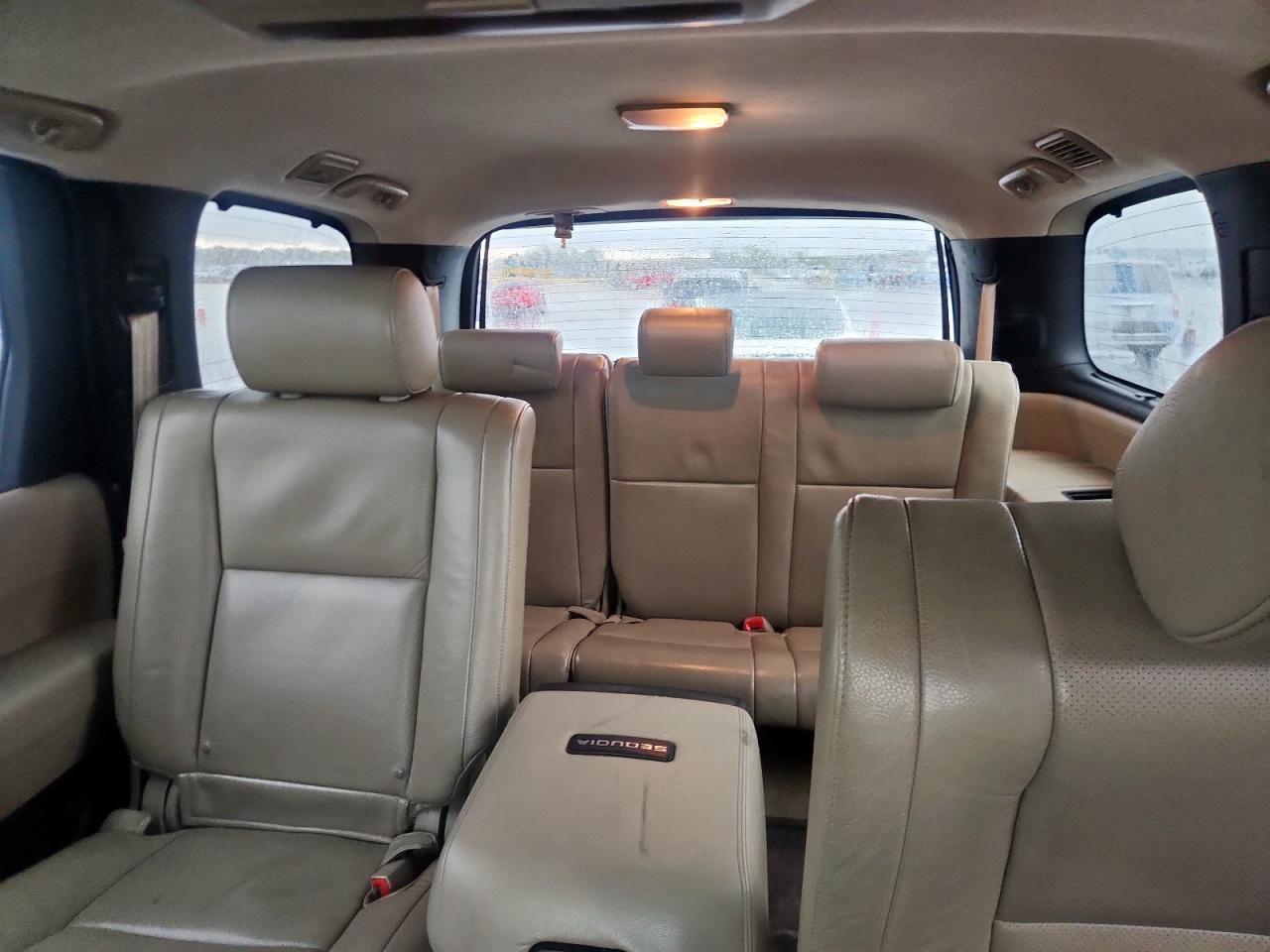 TOYOTA SEQUOIA PLATINUM