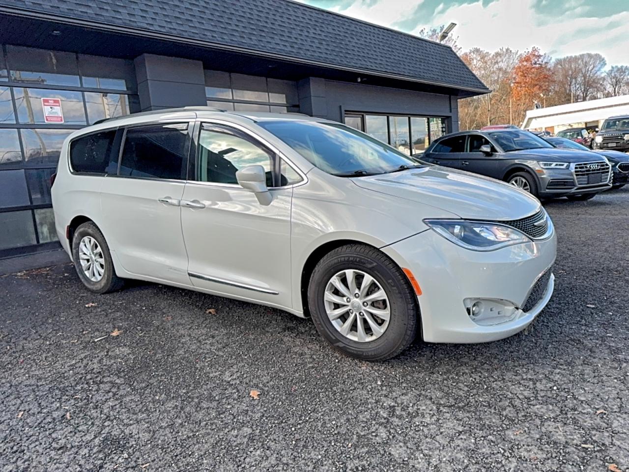 CHRYSLER PACIFICA TOURING L