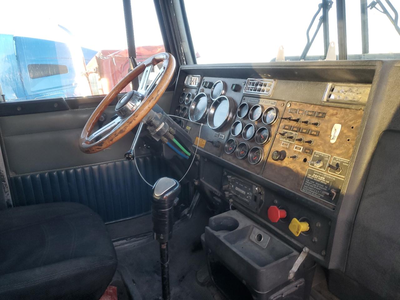 Lot #3297352761 1995 KENWORTH T800