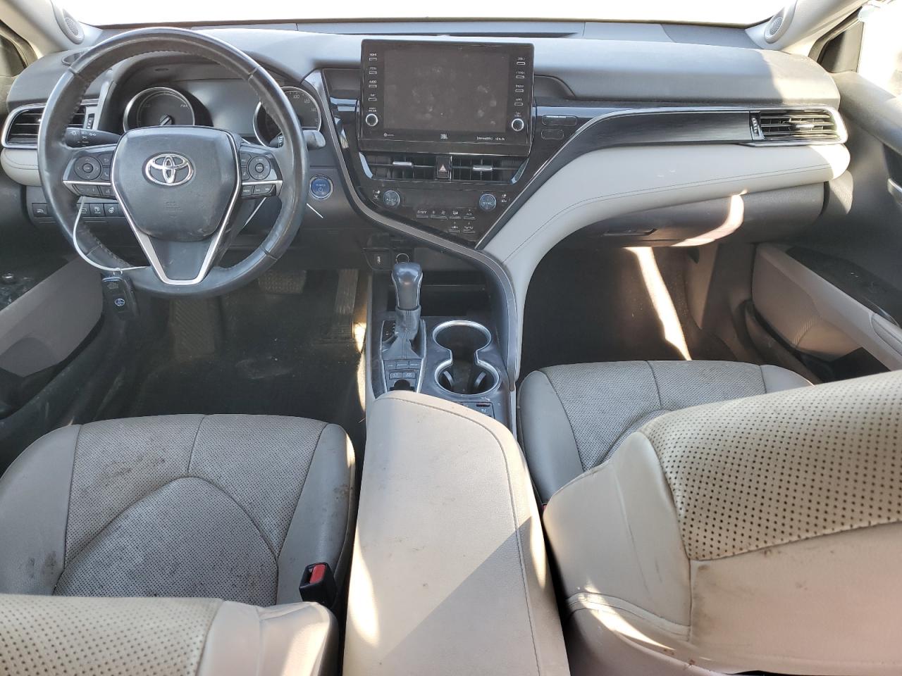 TOYOTA CAMRY XLE