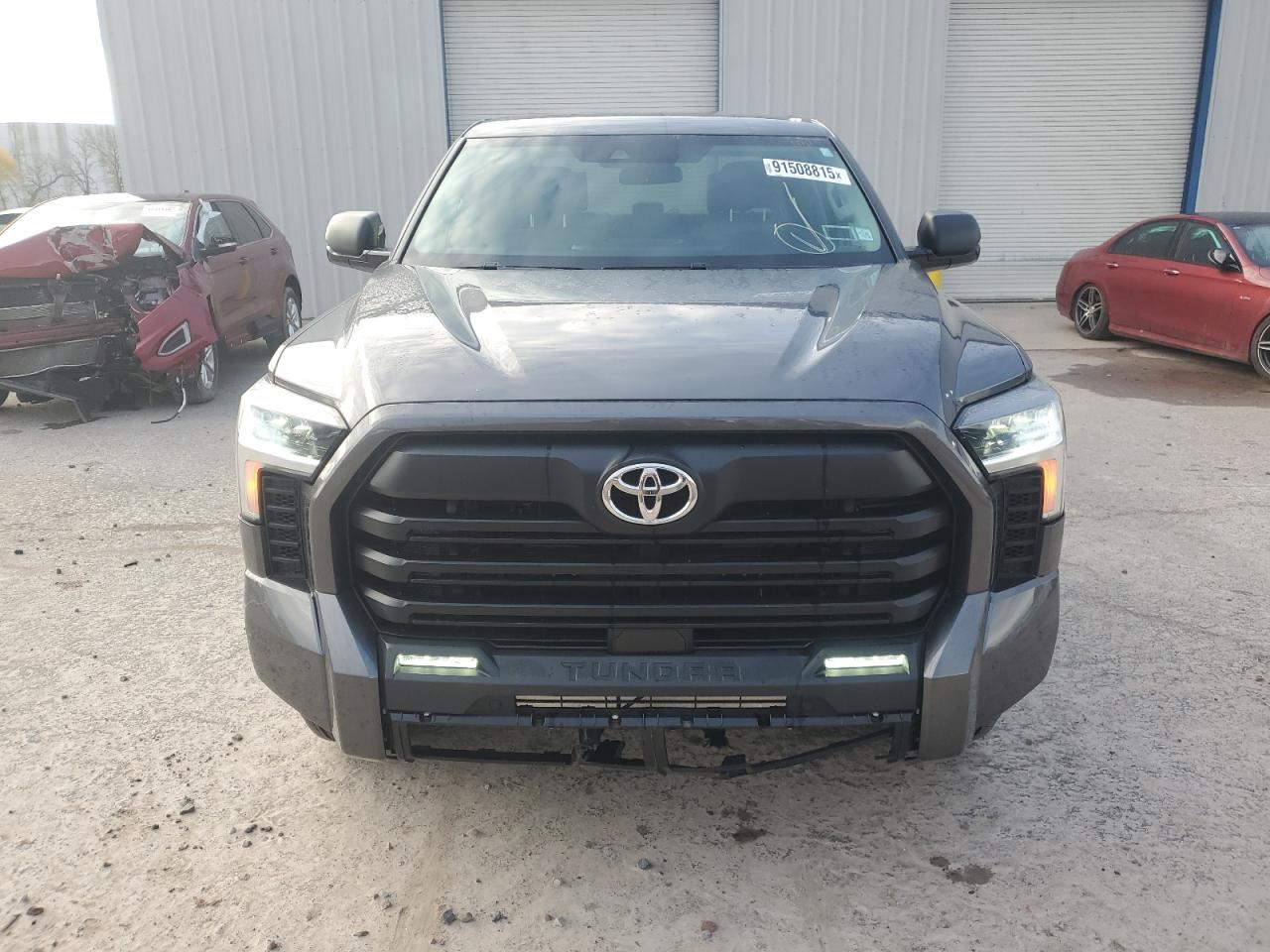 TOYOTA TUNDRA CREWMAX SR