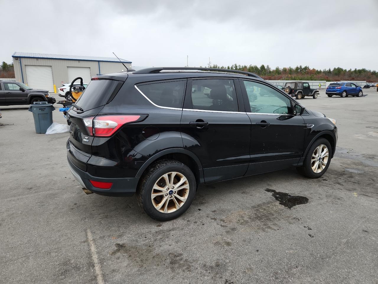 FORD ESCAPE SE