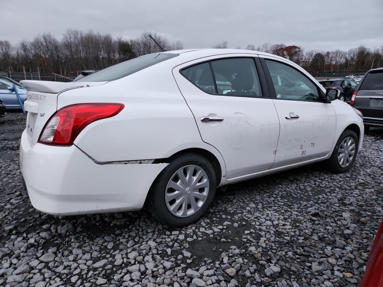 NISSAN VERSA S