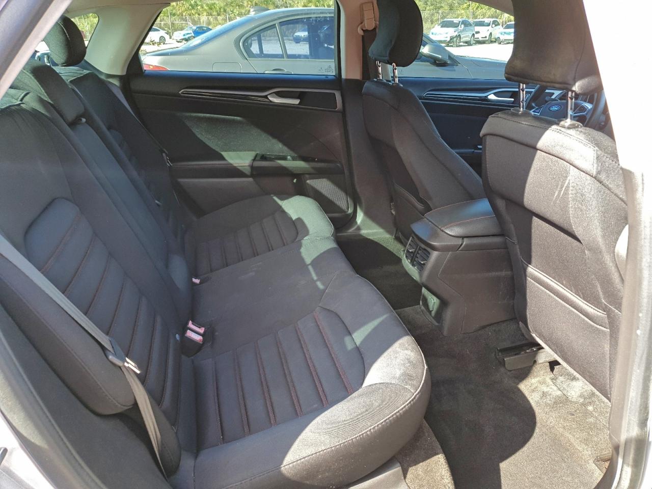 Lot #3318922932 2016 FORD FUSION SE