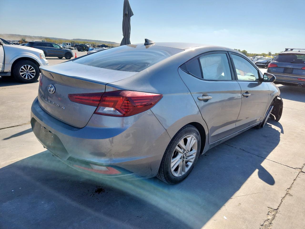 HYUNDAI ELANTRA SEL