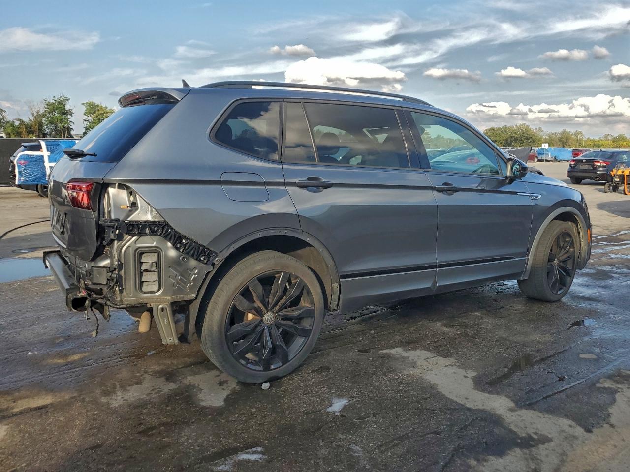 VOLKSWAGEN TIGUAN SE