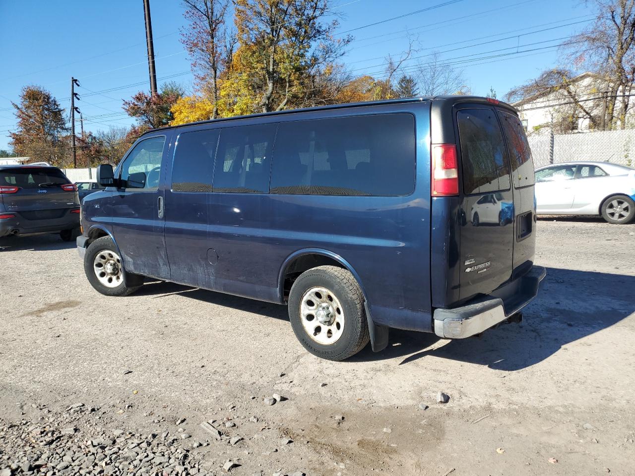 CHEVROLET EXPRESS LT