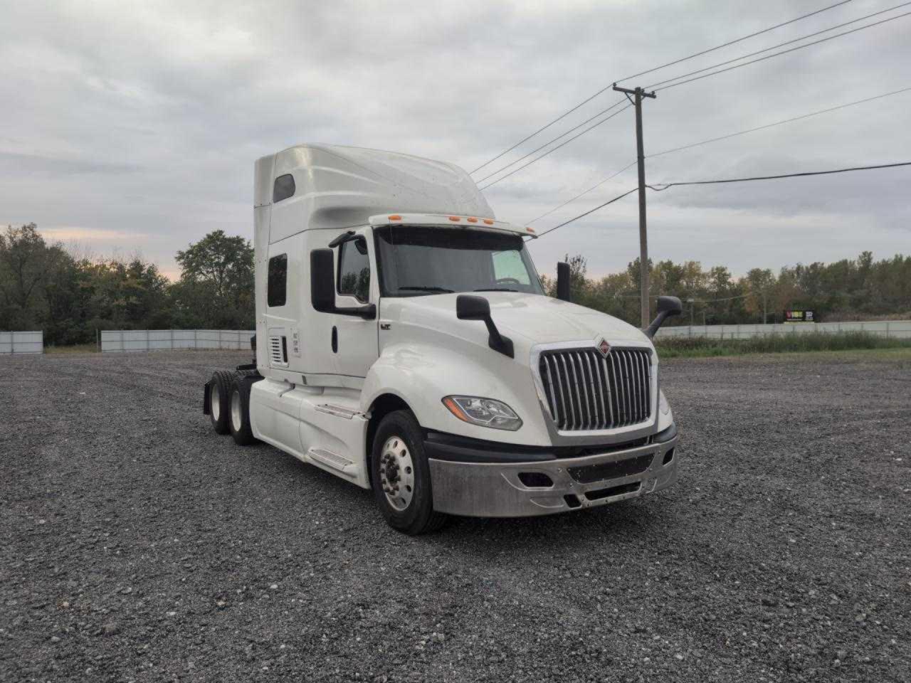 Lot #3291300454 2020 INTERNATIONAL LT625