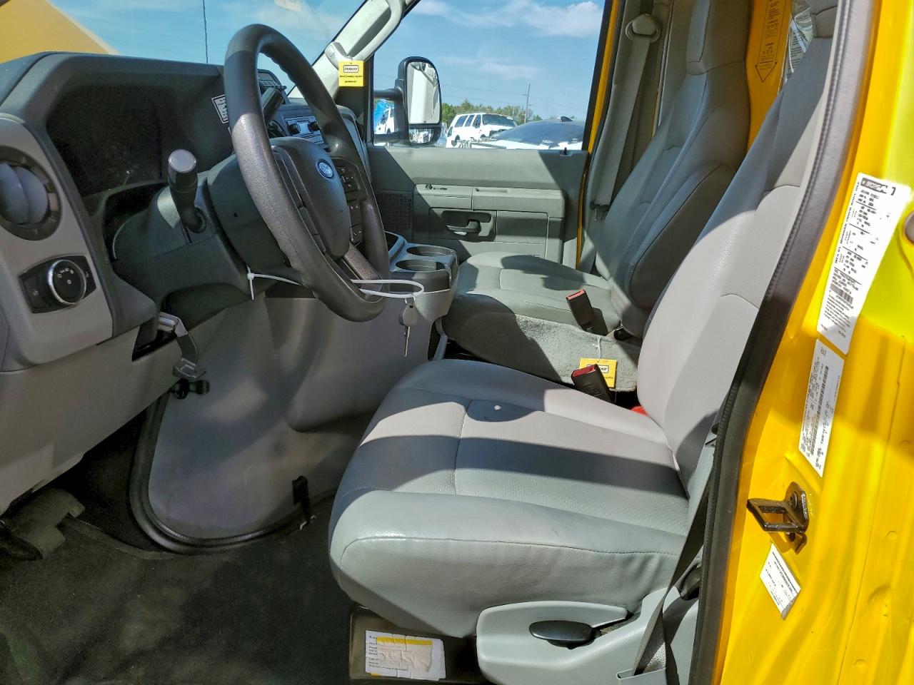 FORD ECONOLINE E350 SUPER DUTY CUTAWAY VAN