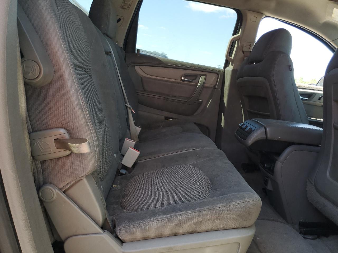 CHEVROLET TRAVERSE LS