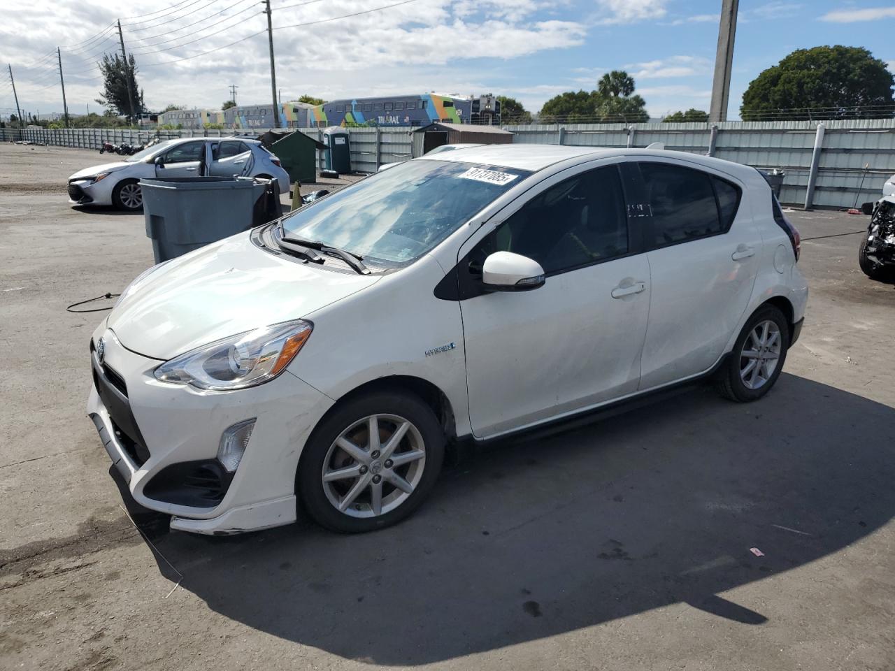TOYOTA PRIUS C