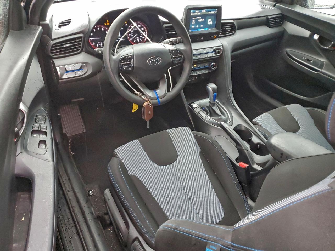 HYUNDAI VELOSTER BASE