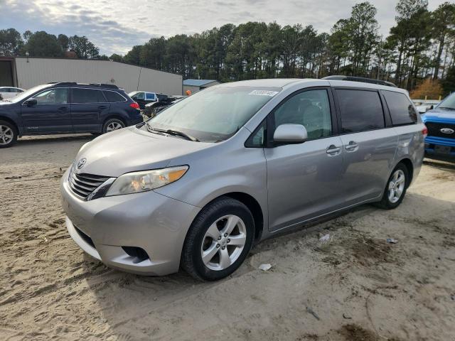 Global Auto Auctions: 2011 TOYOTA SIENNA LE