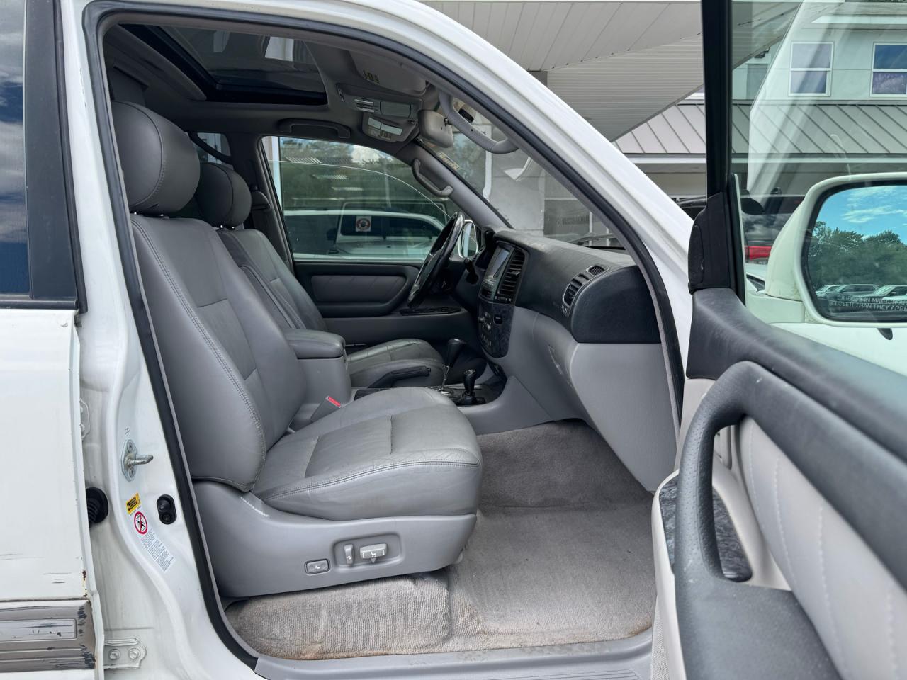 Lot #3285723658 2005 TOYOTA LAND CRUIS