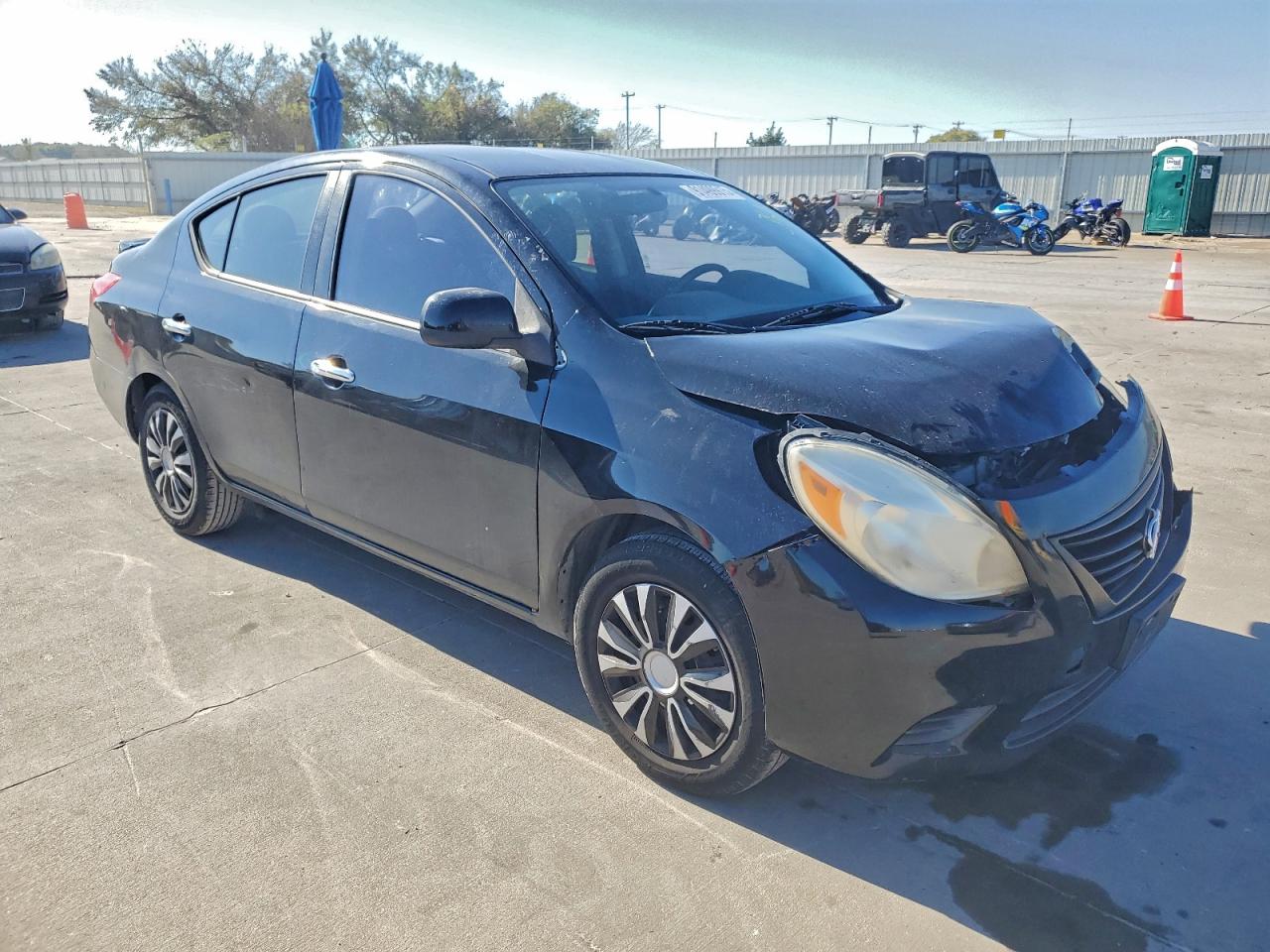 NISSAN VERSA S